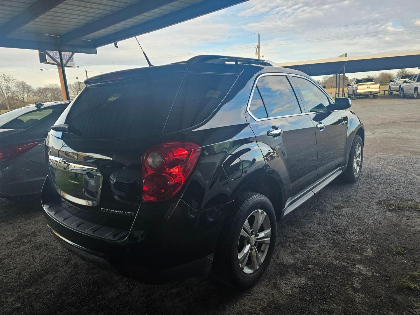 2010 BLACK Chevrolet Equinox LTZ FWD (2CNALFEW2A6) with an 2.4L L4 DOHC 16V engine, 6-Speed Automatic transmission, located at 533 S Seven Points BLVD, Seven Points, TX, 75143, (430) 255-4030, 32.313999, -96.209351 - Photo#2